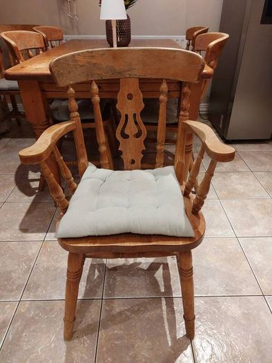 Kitchen Table & 6 Chairs
