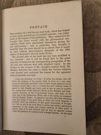Bradley's Arnold Latin Proes Composition. Edited By J. F. Mountford. 1963 Hardback In Good Condition. See Photos For Same.