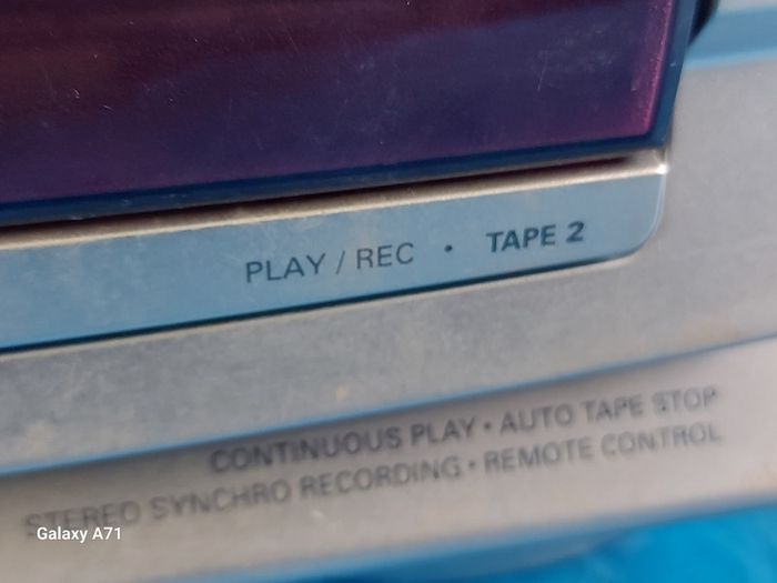 Philips Hi-Fi System, Model FW 396C-22, 3 CD Changer, Dual Tape Deck, Tuner and Aux, in very good condition
