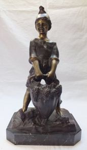 Giovanni De Martino (1870-1935) Street Boy 32cm, 4.7 kg - Patinated Bronze, Marble, Signed