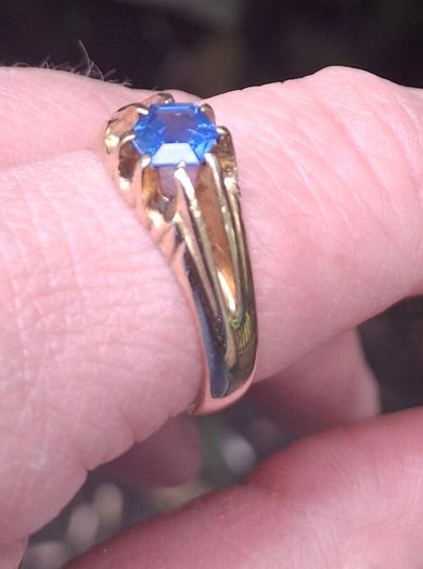 Gold Sapphire Ring
