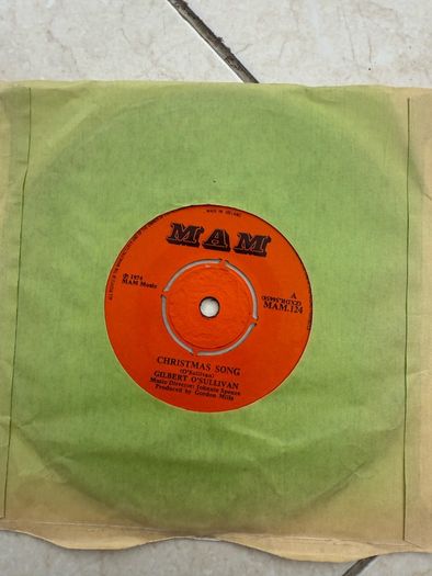 Vinyl bundle of 45rpm's including Cat Stevens, Gilbert O'Sullivan and Harry Belafonte