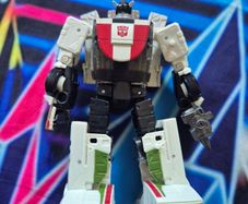Transformers Earthrise WHEELJACK Complete Used Deluxe Siege War For Cybertron