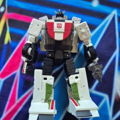 Transformers Earthrise WHEELJACK Complete Used Deluxe Siege War For Cybertron