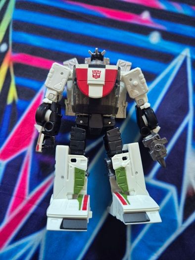 Transformers Earthrise WHEELJACK Complete Used Deluxe Siege War For Cybertron