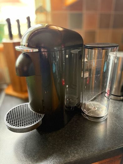 Nespresso Vertuo coffee machine & pod holder