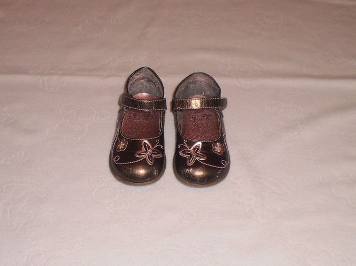 Baby Girls Shoes size UK 6 / Euro 24