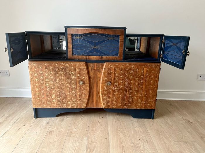 SALE!Stunning Vintage Cocktail Cabinet/Drinks Cabinet/ Sideboard