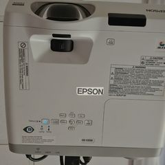 EPSON short throw projector