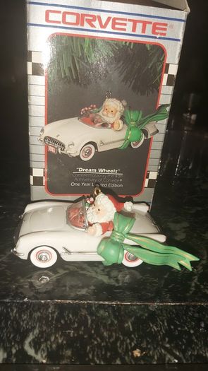 Rare special edition Corvette with Santa new