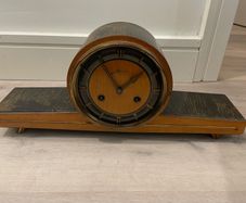 Vintage mantle clock
