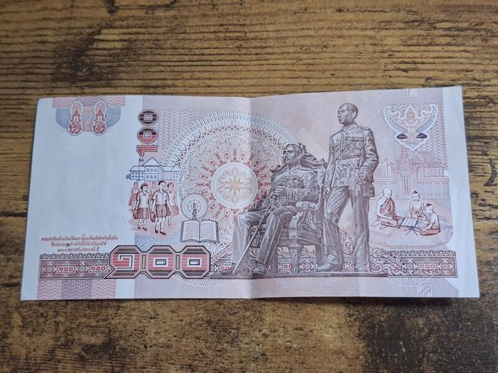Thailand, 100 Baht banknote, almost uncirculated - free standard posatge