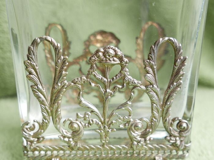 Antique Sterling Silver Handcrafted Square Container With Leaf Applique (glass Slightly Chipped)