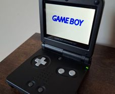 Gameboy Advance SP (refurbished) & game