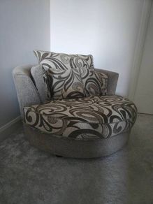 Single Swivel Chair