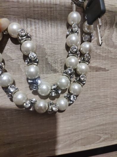 pearl necklace