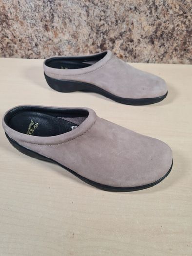womens SOLVEI BY DANSK slip on flats shoes suede clogs  Size  Uk 6.5 EU 40 made in portugal
