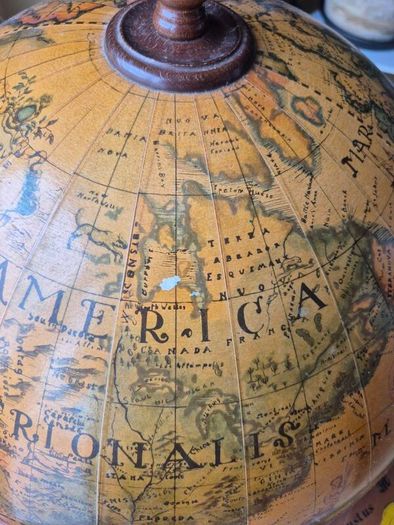 Globe Bar