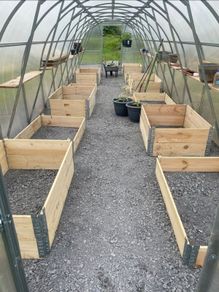 Raised bed pallet collars