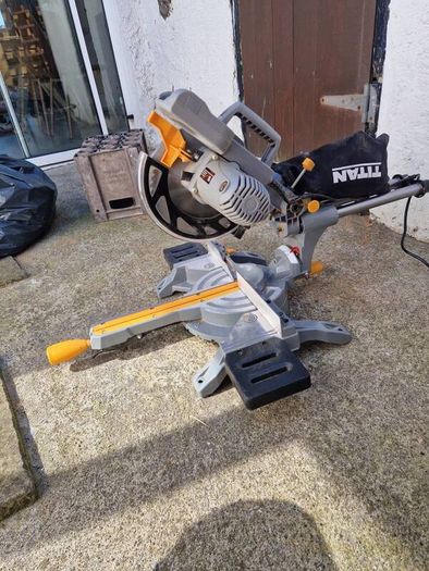 Single Bevel Sliding Mitre Saw
