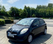 2011 Toyota Yaris Vitz