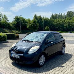 2011 Toyota Yaris Vitz