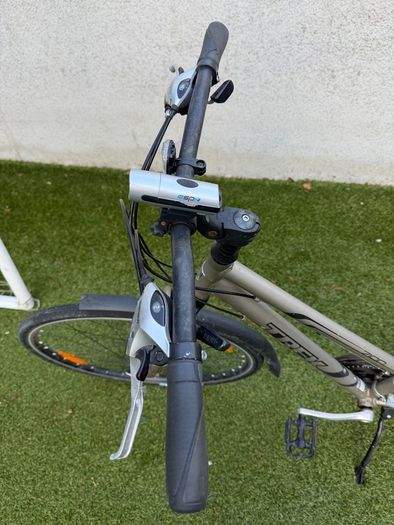 Trek hybrid bike 7100