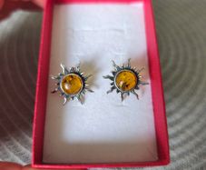 Silver earrings with Amber