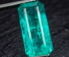 Rare 4.82 ct Natural Emerald. Massive Statement Gem with Full Antwerp Report Retail Estimate 3200 to 3800 Euros