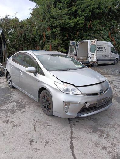 Breaking Toyota Prius 2012 hybrid