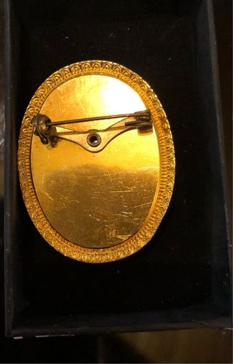 cameo brooch