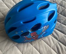 kids helmet Spider-Man age 3-6 ultra light like new