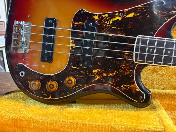 Yamaha SB-55 Sunburst 1970