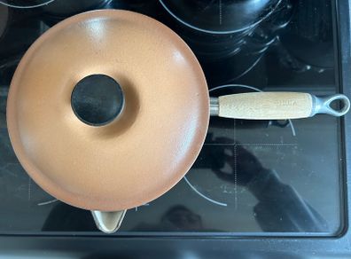 Vintage La Mama Le Creuset Farmhouse Pot