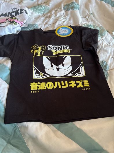 Sonic the hedgehog tshirt