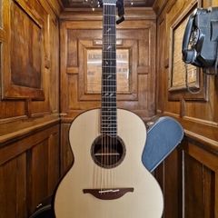 Lowden F-50