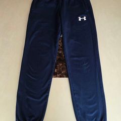 Boys Underarmour tracksuit size L