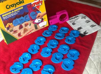 CRAYOLA - Mould-A-Saurus... With 10 moulds  & press !