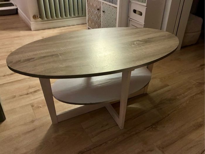 Oval coffee table