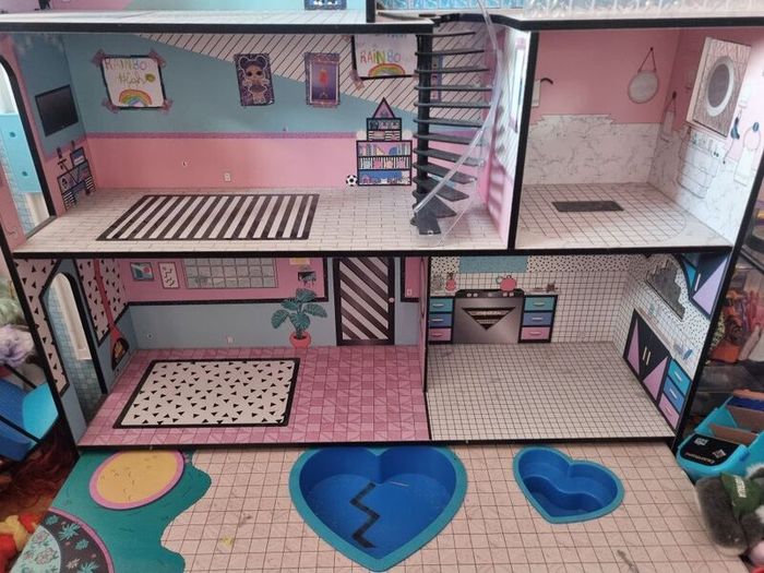 LOL House and accessories
