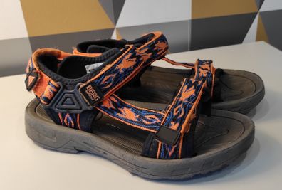 BERG outdoor kids sandals size 2.5