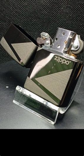 Graphic Ice designer Zippo