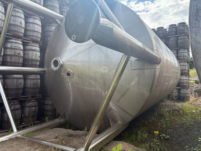 Stainless steel tanks
