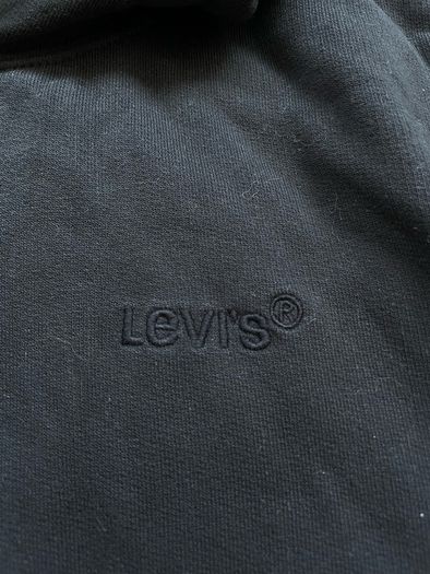 Black men's Levi's hoodie