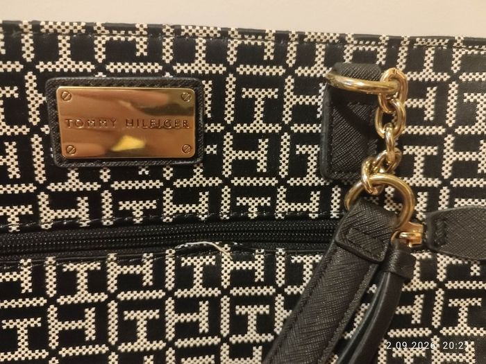 Tommy Hilfiger Monogram Jacquard Tote Bag Authentic
