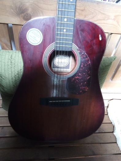 Hondo Acoustic Guitar