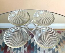 Set of 4 Vintage Pyrex Glass Shell Dishes Plates Bowls