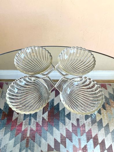 Set of 4 Vintage Pyrex Glass Shell Dishes Plates Bowls