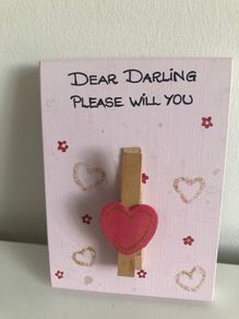 Pink note holder