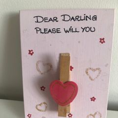 Pink note holder